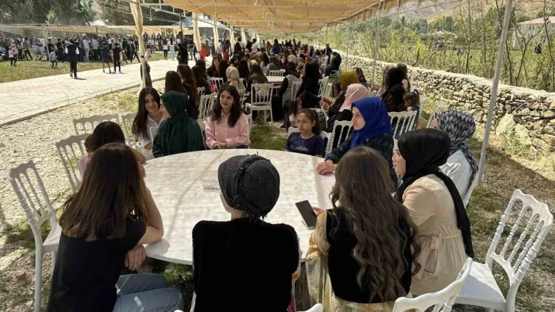 Aşiret festivaline 20 bin kişi katıldı, 300 koyun kesildi