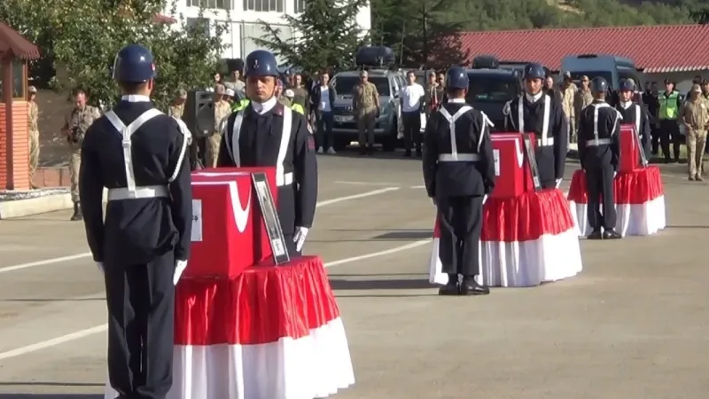 Tunceli şehitleri uğurlandı Tunceli şehitleri uğurlandı