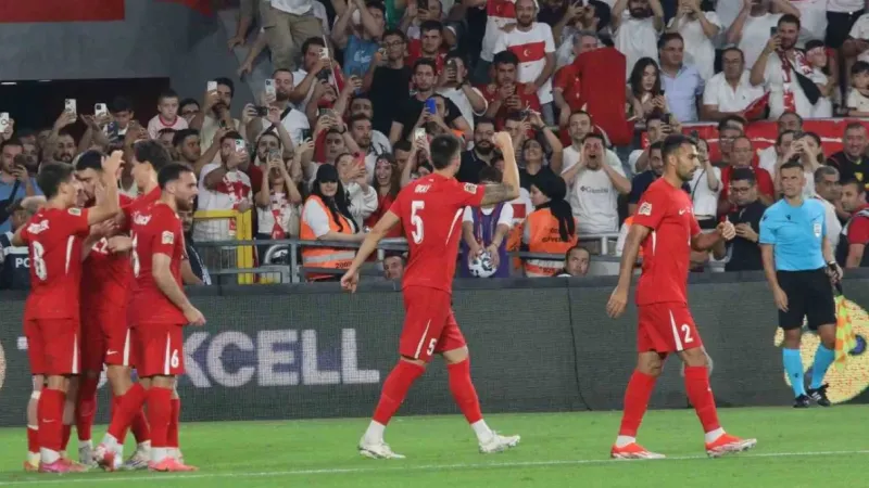 A Milliler İzlanda'yı 3-1'le geçti 