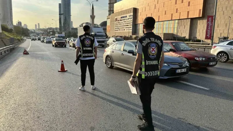 Okullar açıldı, İstanbul’da denetimler sıklaştırıldı Okullar açıldı, İstanbul’da denetimler sıklaştırıldı