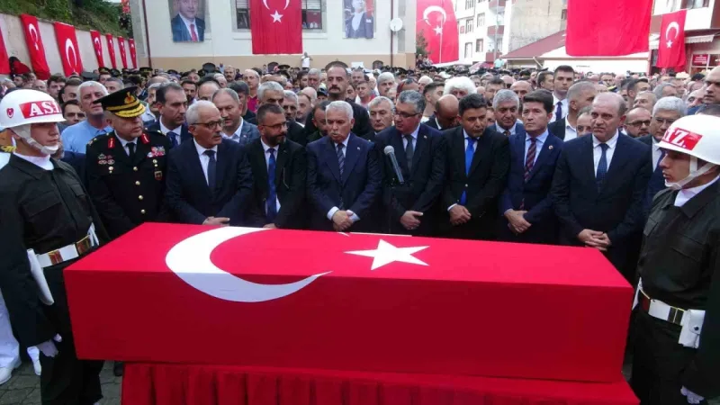 10 gün önce terfi alan şehit Üsteğmen Ömer Fatih Ayar son yolculuğuna uğurlandı