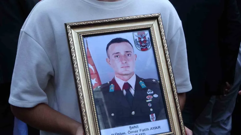 10 gün önce terfi alan şehit Üsteğmen Ömer Fatih Ayar son yolculuğuna uğurlandı