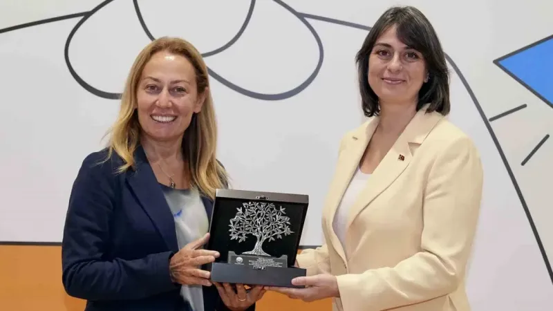 Üsküdar Belediyesi ile TEV arasında "Okutan Üsküdar" projesi imzalandı