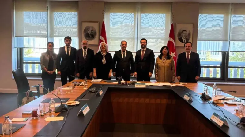 Sağlık-Sen sağlık çalışanlarının taleplerini Cumhurbaşkanlığı’na taşıdı Sağlık-Sen sağlık çalışanlarının taleplerini Cumhurbaşkanlığı’na taşıdı