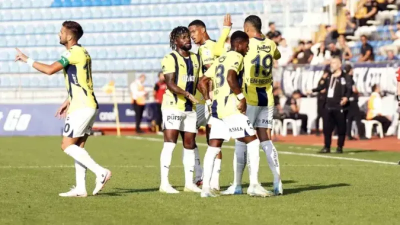 Fenerbahçe işi ilk yarıda bitirdi 