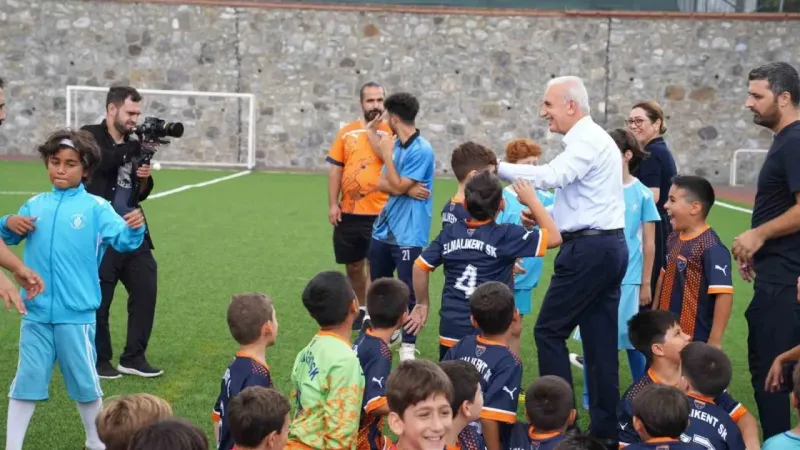 Ümraniye’de ‘Minik Kramponlar Futbol Turnuvası’nın kazananları belli oldu