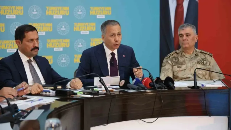 İçişleri Bakanı Yerlikaya: "2025 yılı sonuna kadar Hatay’da 139 bin konutun tamamlanarak hak sahiplerine teslim edilmesi hedefleniyor" İçişleri Bakanı Yerlikaya: "2025 yılı sonuna kadar Hatay’da 139 bin konutun tamamlanarak hak sahiplerine teslim edilmesi hedefleniyor"