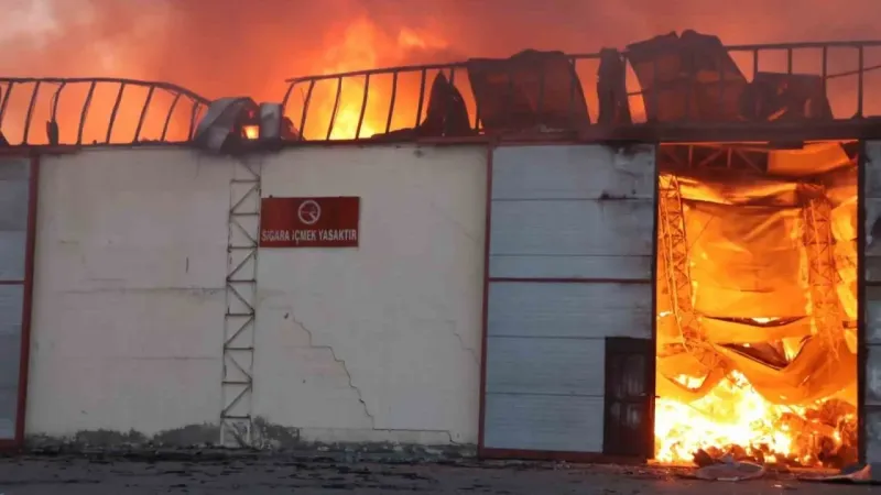 Kayseri’de keçe fabrikasında büyük yangın