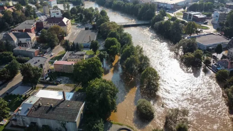 Polonya’da fırtınanın vurduğu bölgeler Bayraktar SİHA ile izleniyor