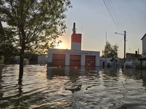 Polonya’da fırtınanın vurduğu bölgeler Bayraktar SİHA ile izleniyor Polonya’da fırtınanın vurduğu bölgeler Bayraktar SİHA ile izleniyor