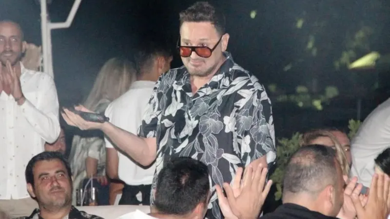 Ünlü şarkıcı Metin Arolat hayatını kaybetti Ünlü şarkıcı Metin Arolat hayatını kaybetti