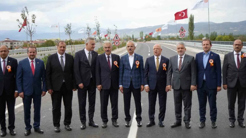 İznik Çevre Yolu Bakan Uraloğlu’nun katılımıyla hizmete açıldı