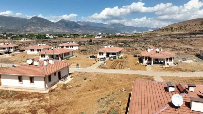 Yıl sonuna kadar 30 bin köy evinin teslim edilmesi hedefleniyor Yıl sonuna kadar 30 bin köy evinin teslim edilmesi hedefleniyor