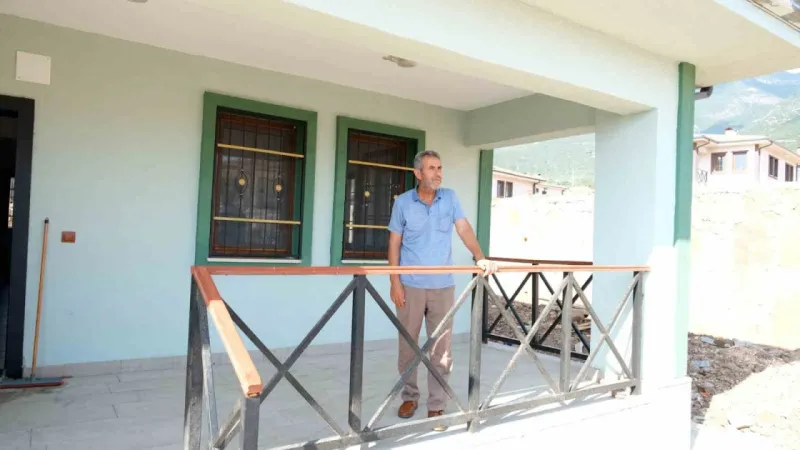 Yıl sonuna kadar 30 bin köy evinin teslim edilmesi hedefleniyor Yıl sonuna kadar 30 bin köy evinin teslim edilmesi hedefleniyor