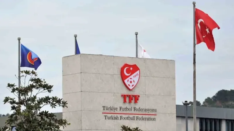 Süper Lig’den 10 kulüp PFDK’ya sevk edildi Süper Lig’den 10 kulüp PFDK’ya sevk edildi