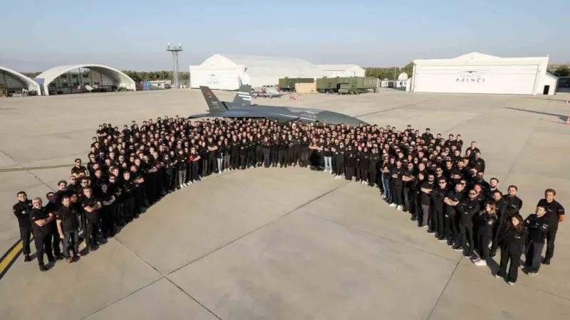 Bayraktar KIZILELMA’nın üretim prototipi ilk uçuş testini başarıyla tamamladı Bayraktar KIZILELMA’nın üretim prototipi ilk uçuş testini başarıyla tamamladı