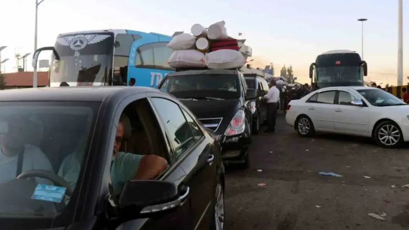 Lübnan’dan binlerce kişi Suriye’ye göç ediyor Lübnan’dan binlerce kişi Suriye’ye göç ediyor
