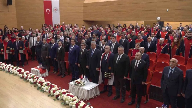 Bakan Memişoğlu: "Dünyada böyle bir depremin yarasını sarabilecek başka millet yok” Bakan Memişoğlu: "Dünyada böyle bir depremin yarasını sarabilecek başka millet yok”