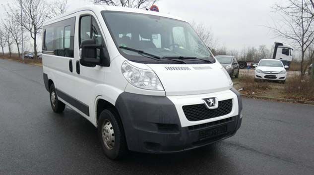 2011 Model Peugeot Boxer marka panelvan icradan satılıktır