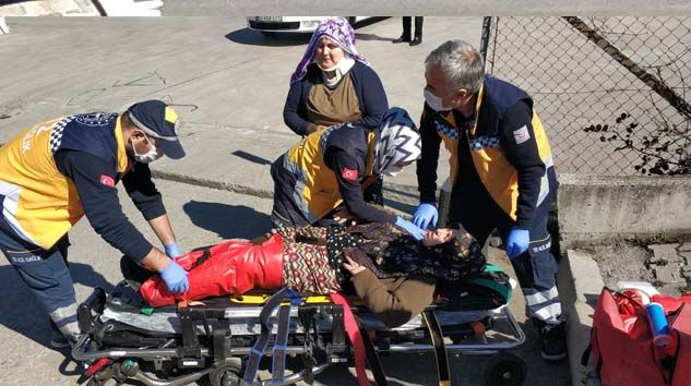 Sokağı çıkması yasak torunlarını kahvaltıya götürürken kaza yaptı: 6 yaralı