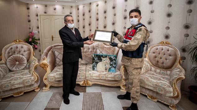 Korona virüslü hastayı gizleyen muhtar açığa alındı, hastaları bildiren muhtar ödül aldı