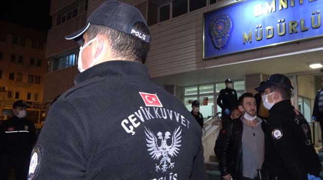 Kumar oynayan 28 kişiye 88 bin TL sosyal mesafe cezası