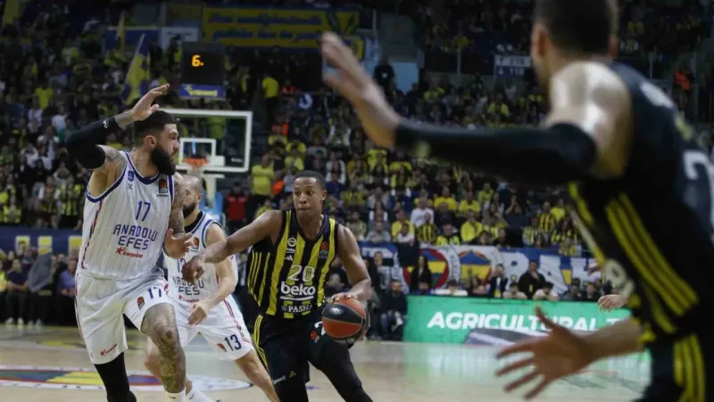 Euroleague’de Türk derbisini Fenerbahçe kazandı Euroleague’de Türk derbisini Fenerbahçe kazandı