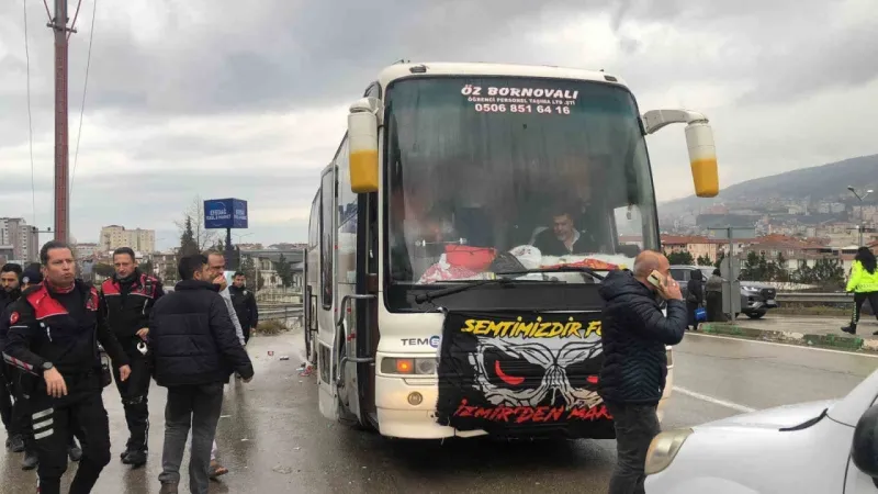 Galatasaray ve Göztepe taraftarları birbirine girdi:2 yaralı
