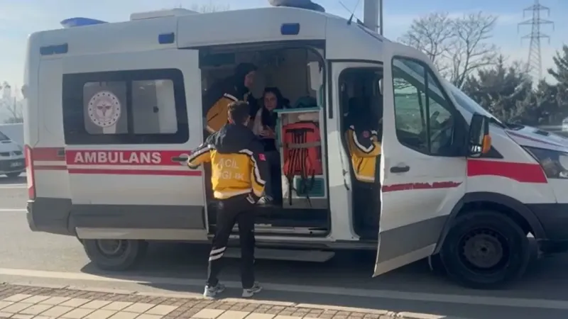 Avcılar’da kadın sürücü kolundan bıçakladı Avcılar’da kadın sürücü kolundan bıçakladı