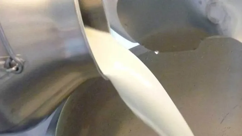 Sütünüz maviye dönüyorsa dikkat! Sütünüz maviye dönüyorsa dikkat!