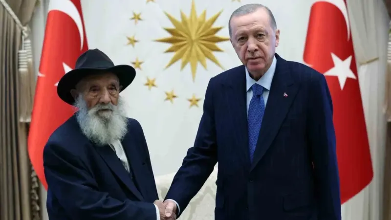 Cumhurbaşkanı Erdoğan, Alevi Dedesi Ahmet Uğurlu ile görüştü