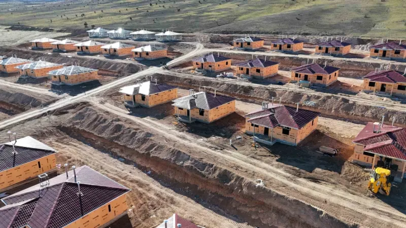 Deprem bölgesi Malatya’da 2 ayda 60 afet konutu inşa edildi