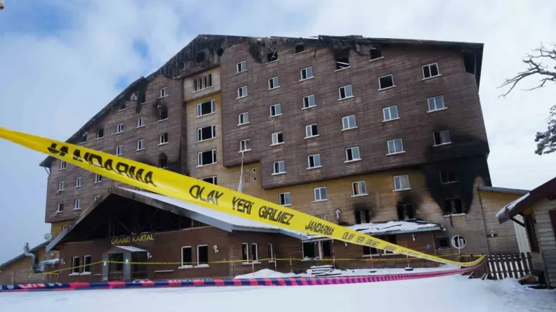 Facia otelinde sessizlik: Ekipler yavaş yavaş bölgeden çekilmeye başladı