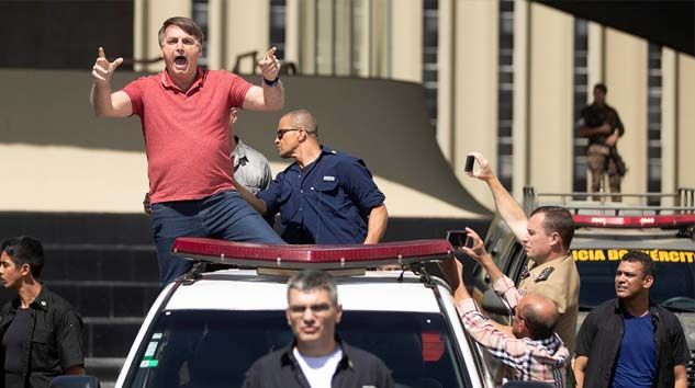 Bolsonaro, Covid-19 önlemlerine karşı düzenlenen protestoya katıldı