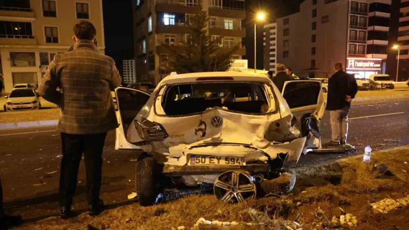 Kaza yaptı, yaralı arkadaşlarını bırakıp kaçtı