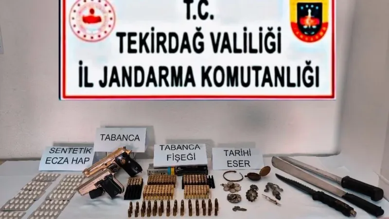 Tekirdağ’da dev operasyon... Uyuşturucu, tütün, silah ve tarihi eser ele geçirildi: 8 gözaltı Tekirdağ’da dev operasyon... Uyuşturucu, tütün, silah ve tarihi eser ele geçirildi: 8 gözaltı