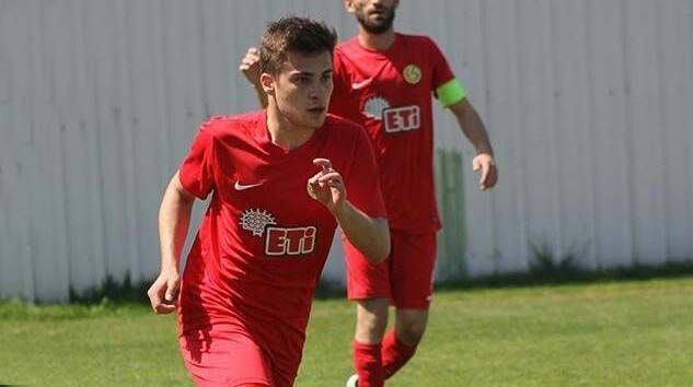 Eskişehirspor’un 20 yaşındaki futbolcusu Kaan Öztürk trafik kazasında öldü