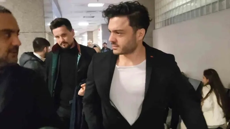 Şarkıcı İlyas Yalçıntaş’a ‘hakaret’ suçundan 3 bin 750 lira adli para cezası