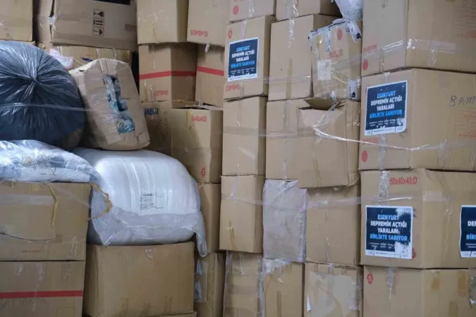 Esenyurt'ta skandal: Deprem yardımları 2 yıl sonra depodan çıktı