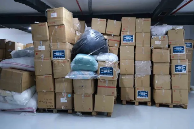Esenyurt'ta skandal: Deprem yardımları 2 yıl sonra depodan çıktı