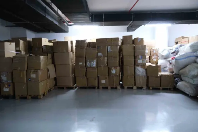 Esenyurt'ta skandal: Deprem yardımları 2 yıl sonra depodan çıktı