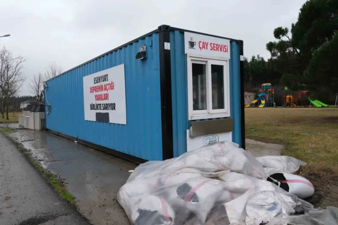 Esenyurt'ta skandal: Deprem yardımları 2 yıl sonra depodan çıktı