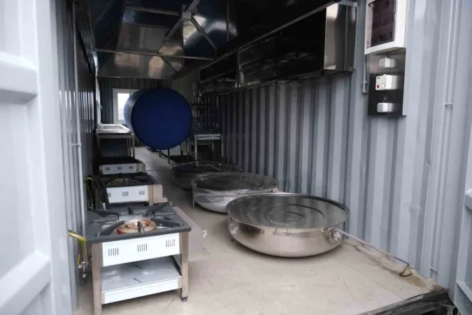 Esenyurt'ta skandal: Deprem yardımları 2 yıl sonra depodan çıktı