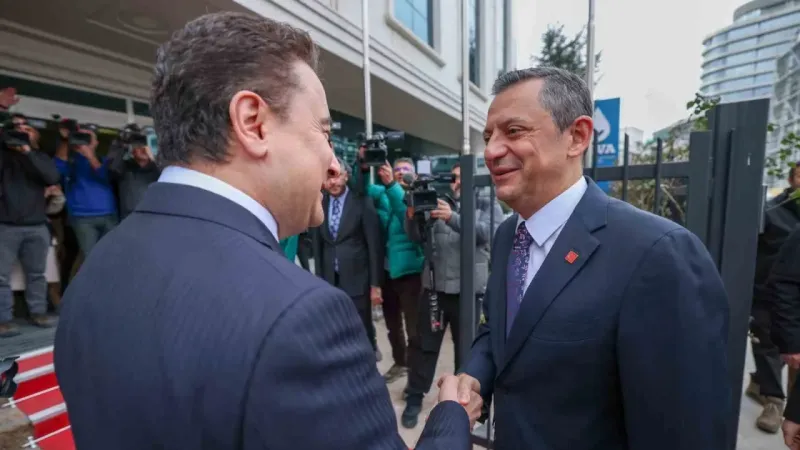 CHP Genel Başkanı Özel'den iki aday iddialarına yanıt: "Öyle bir senaryomuz yok"