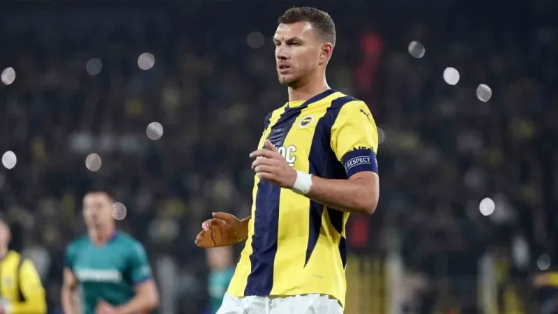 Edin Dzeko’nun elinde kırık tespit edildi Edin Dzeko’nun elinde kırık tespit edildi
