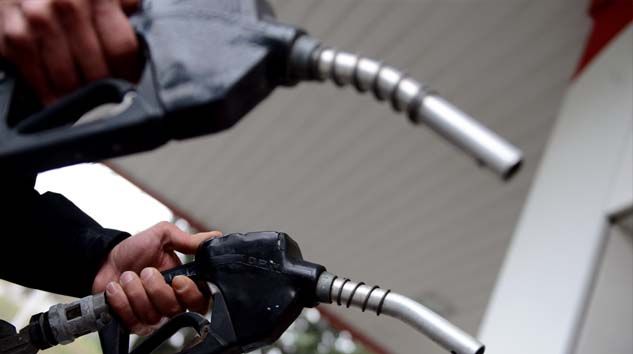 Benzine 31 kuruş, motorine 41 kuruş indirim geliyor