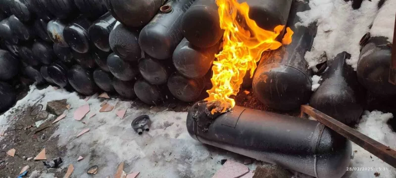 LPG tankından dökülen gaz patlamaya neden oldu: 4 yaralı LPG tankından dökülen gaz patlamaya neden oldu: 4 yaralı