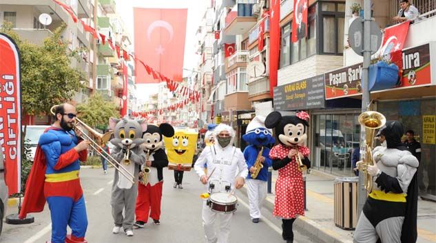 İzmir’de kısıtlı 23 Nisan kutlamaları