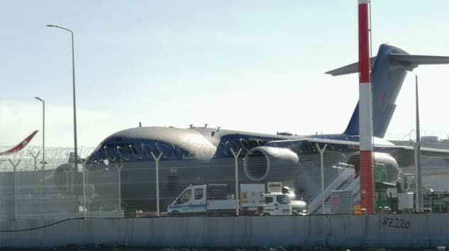 İngiliz uçağı 15 tonluk sağlık ekipmanı için yeniden İstanbul’da