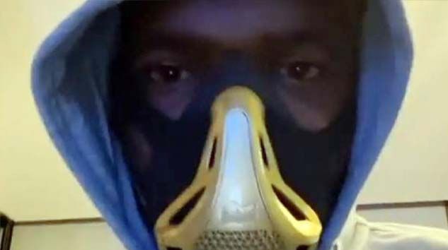 Bifouma’dan ilginç koronavirüs maskesi